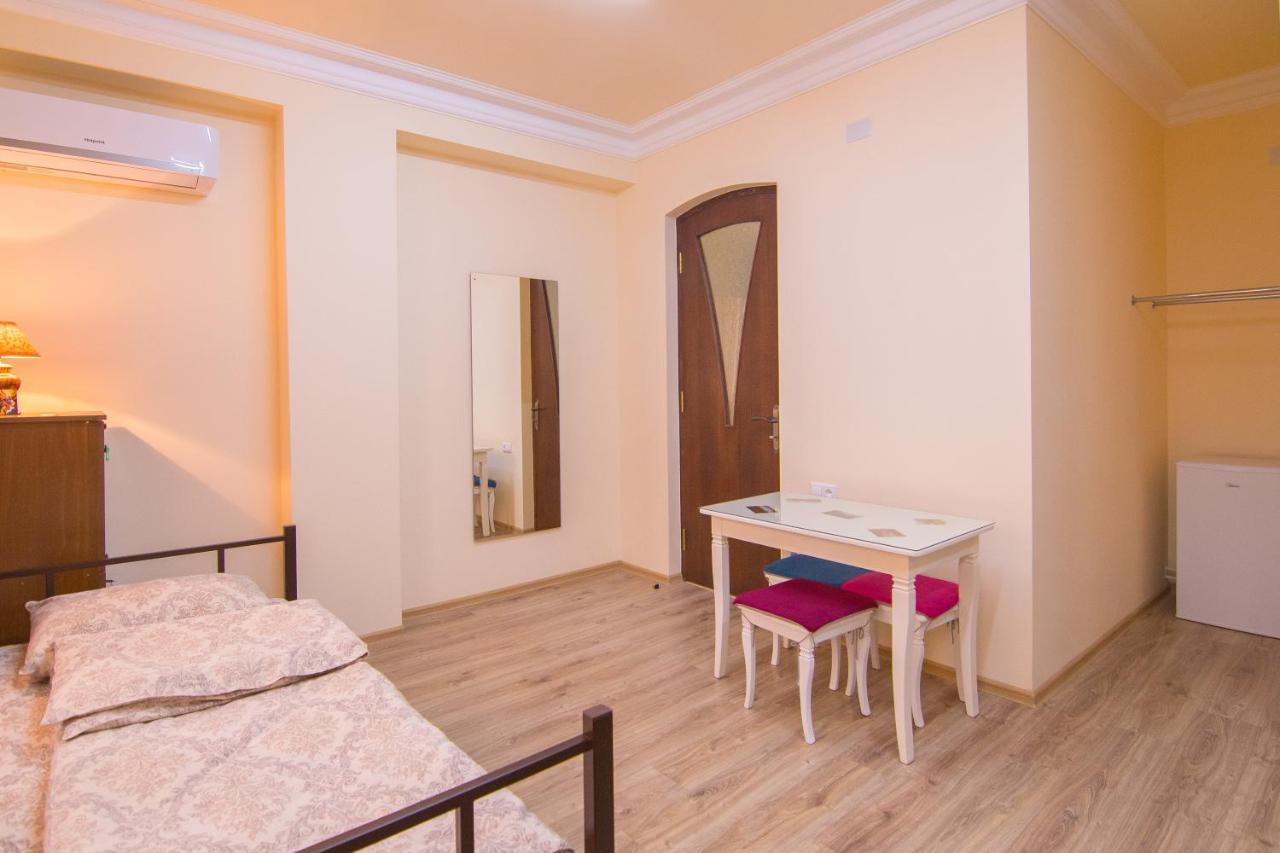 Hotel Tatev And Tours 2*