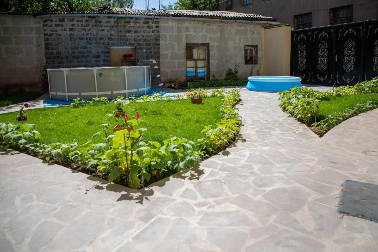 Hotel Tatev And Tours 2*
